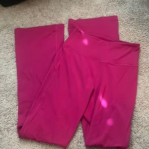 Lulu flare leggings, size 6. Brand new, never worn